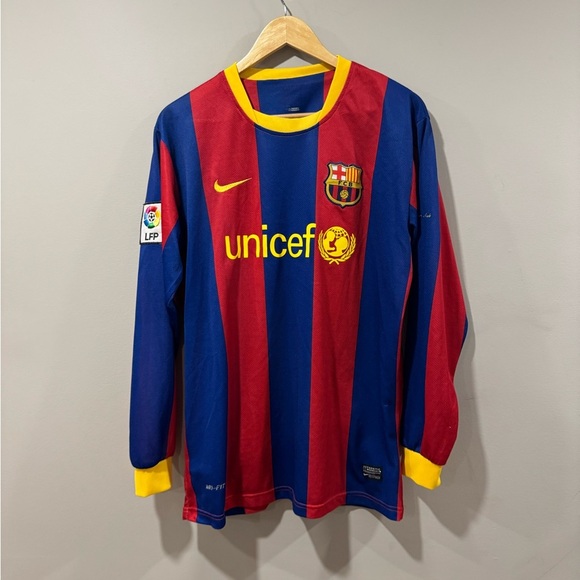 FC Barcelona 2010/11 (Home) - Long Sleeve Football Soccer Jersey - Picture 1 of 9